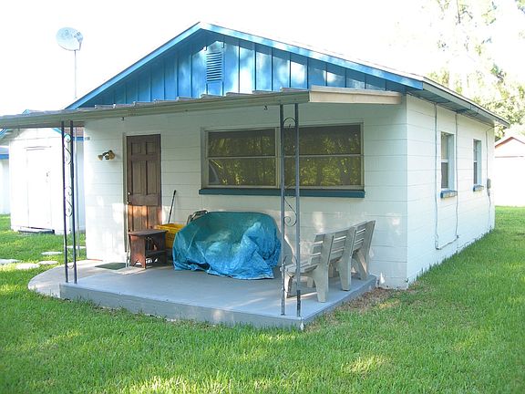 2nd image of 2224 Clyde St