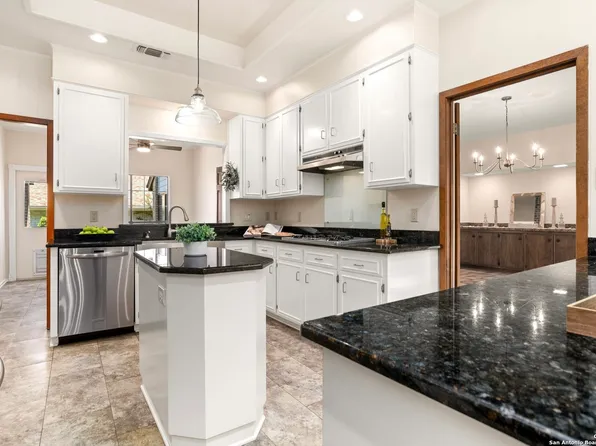 6111 Windy Knoll, Windcrest, TX 78239