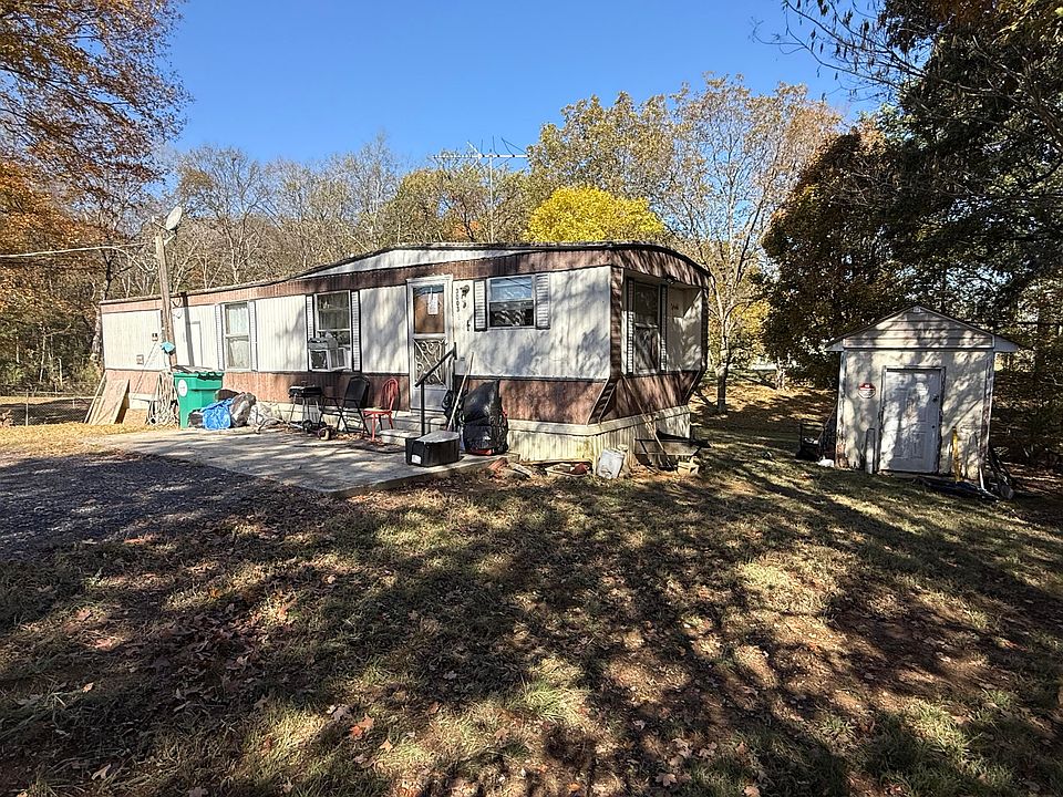 2nd image of 3003 Bates Pike SE