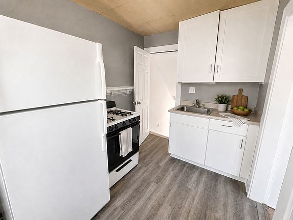 5th image of 616 Sibley St NW APT 2