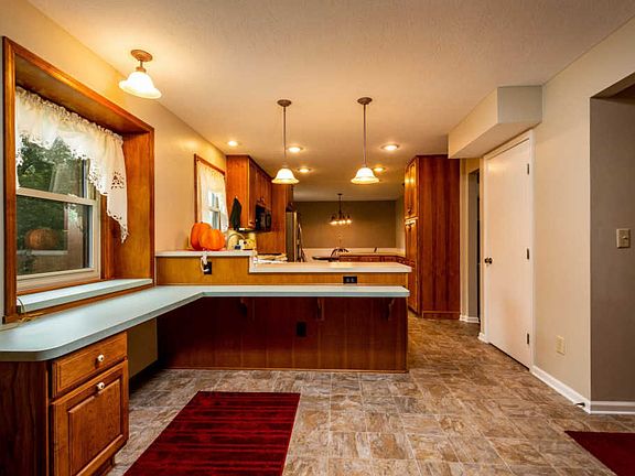 4th image of 1081 Acillom Dr