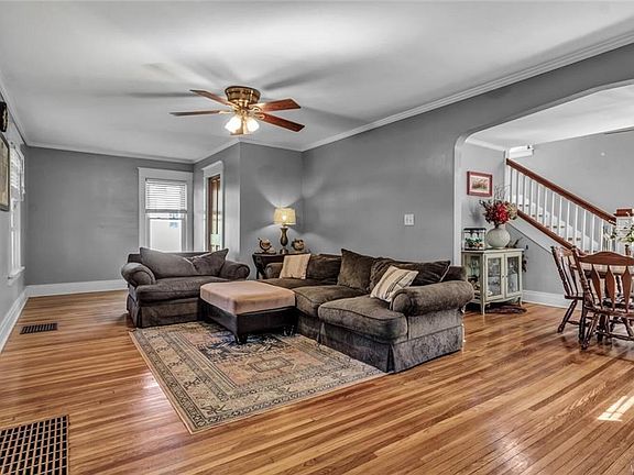 3rd image of 285 North St