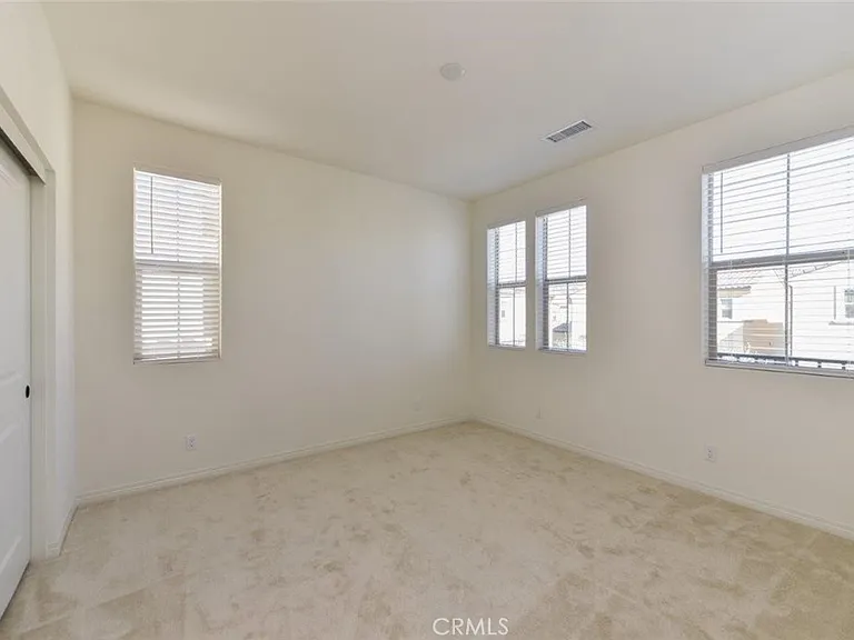 117 Halo — Photo 18