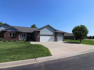 5710 S Nature Run Pl, Sioux Falls, SD 57108