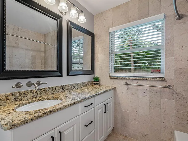 5104 W Cleveland St — Photo 31