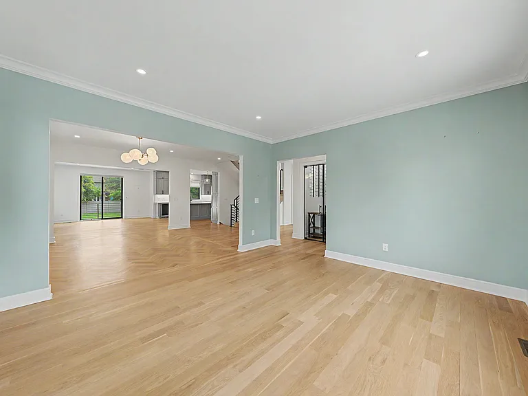 67 Westervelt Pl — Photo 24