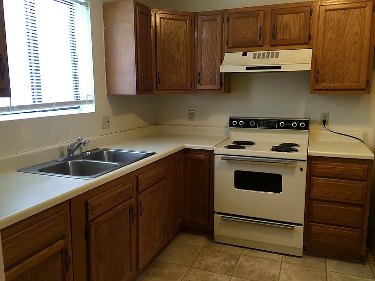 510-542 Hycliff Dr N — Photo 18