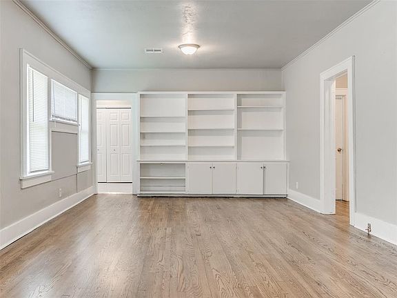 3rd image of 1433 NE 15th St