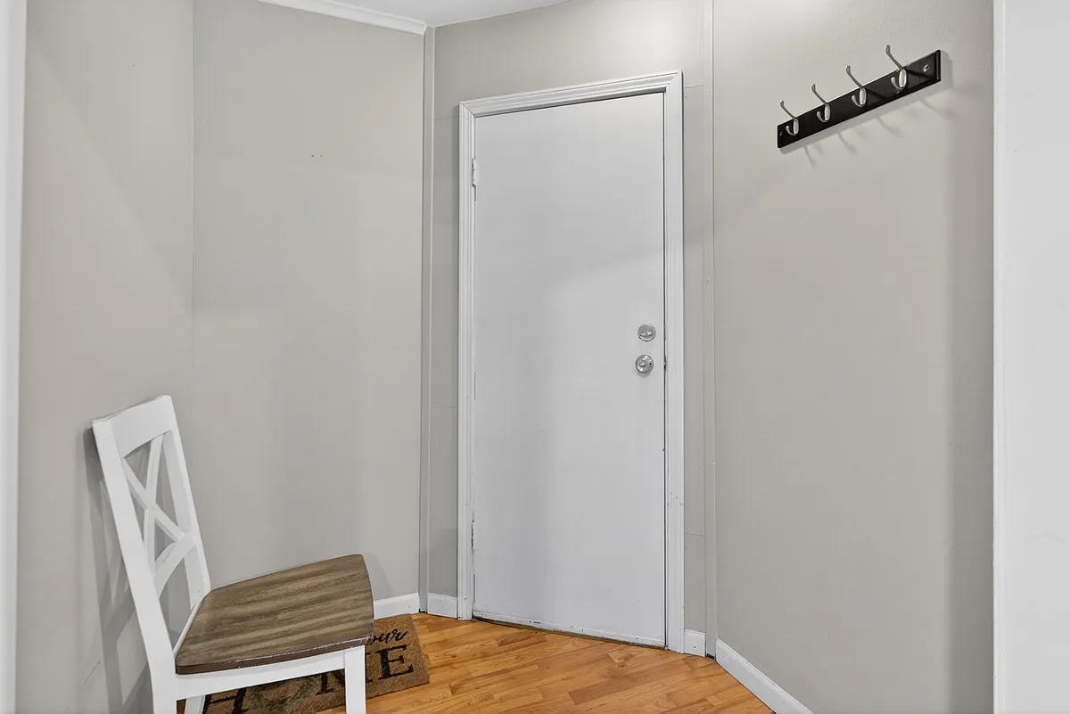 Building Photo - 411 Hector St #1