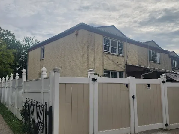 110-06 Colonial Avenue image 1 of 7