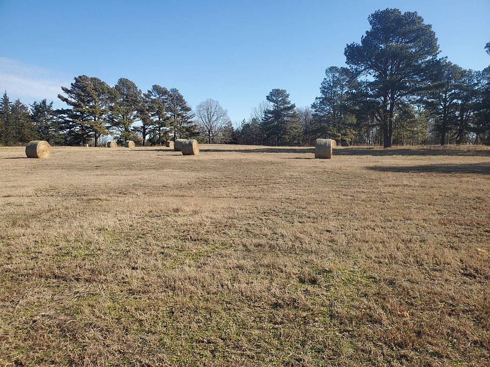 2nd image of 3033 E 2090th Rd