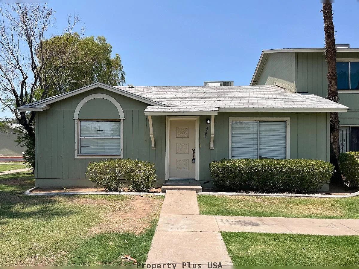 2 bed, 2.0 bath, 1008 sqft, $1,350 — Photo 2