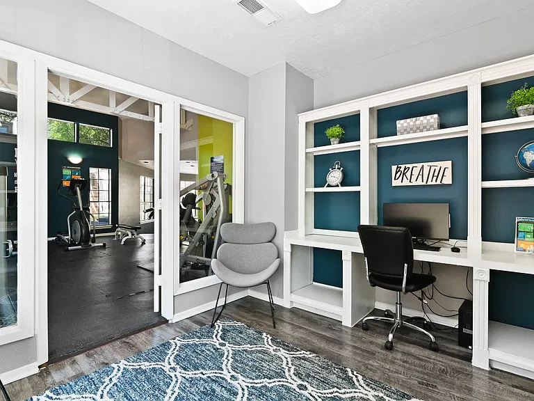 The Summit Apartments — Photo 6