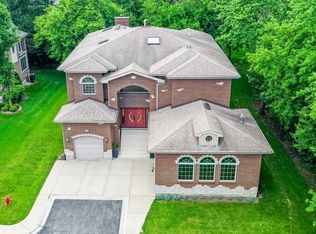 4 Dani Ln, Schaumburg, IL 60193