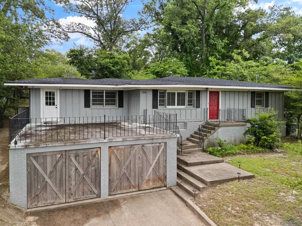 104 Country Club Dr, Longview, TX 75602