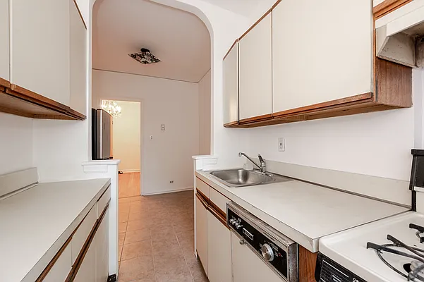 Sold by SBNY RE | media 28