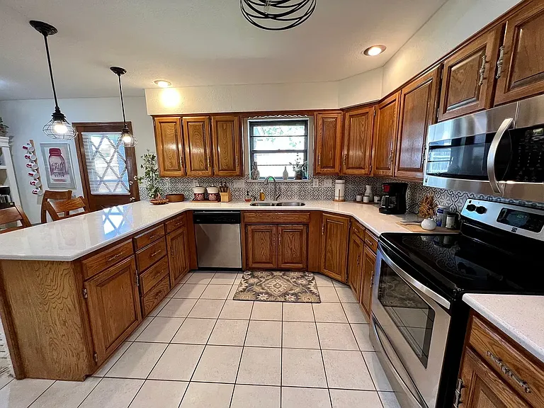 2902 Candlestick Ln — Photo 14