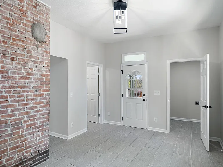 2754 Holmes St — Photo 13