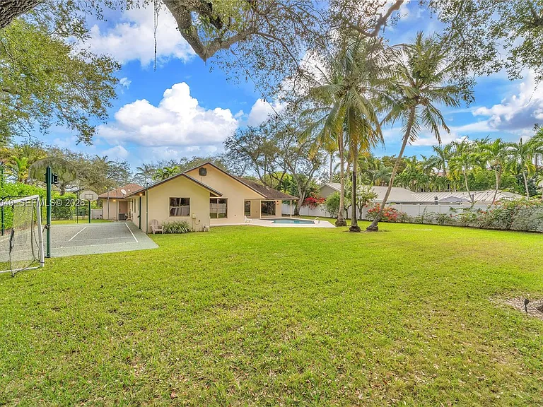 10330 SW 58th Ct — Photo 4