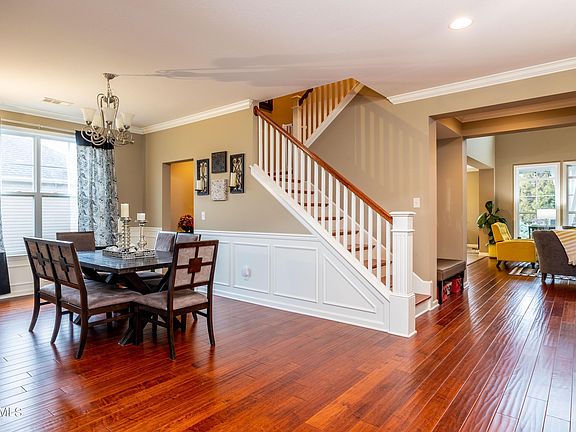 4th image of 919 Clover Fields Ln
