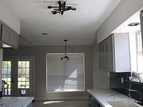3rd image of 4018 Easy St
