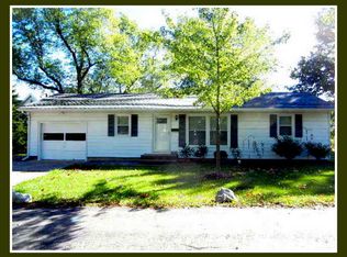 406 Macey Ct, Macon, MO 63552