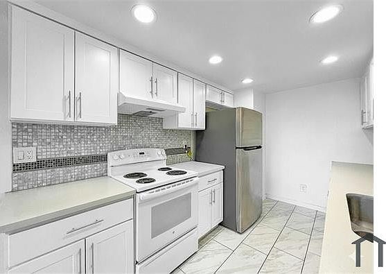 1st image of 547 Groth Pl