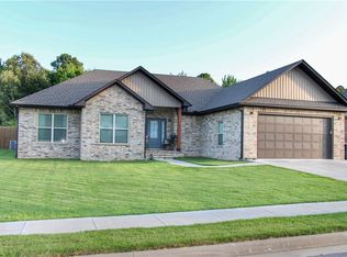 1813 Janie Francis Dr, Russellville, AR 72801