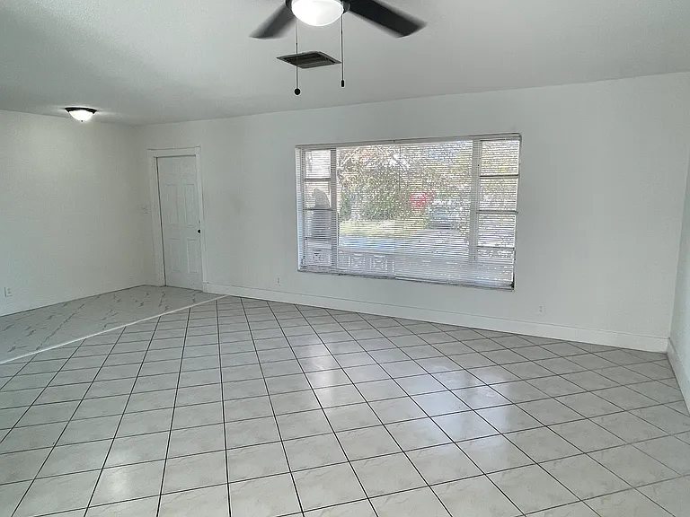 7200 NW 77th St — Photo 7