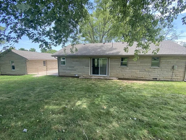 1830 N Glade Cir — Photo 3