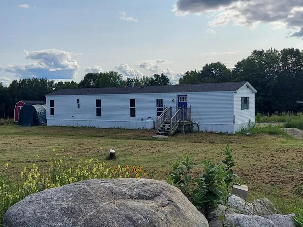 392 Zions Hill Road, Chesterville, ME 04938