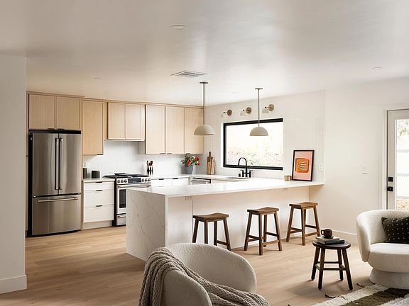 5th image of 1776 Archer St