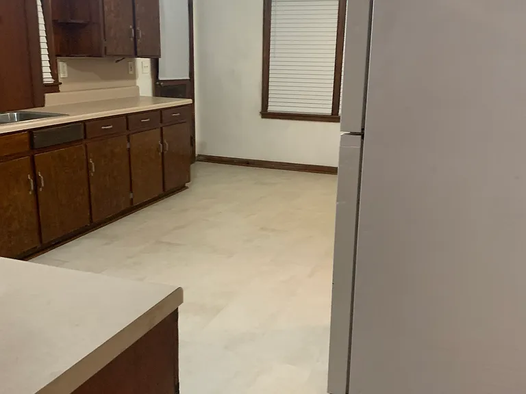 635 Charlotte Pl NW — Photo 9