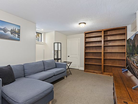 5th image of 1056 E Elgin Ave #B