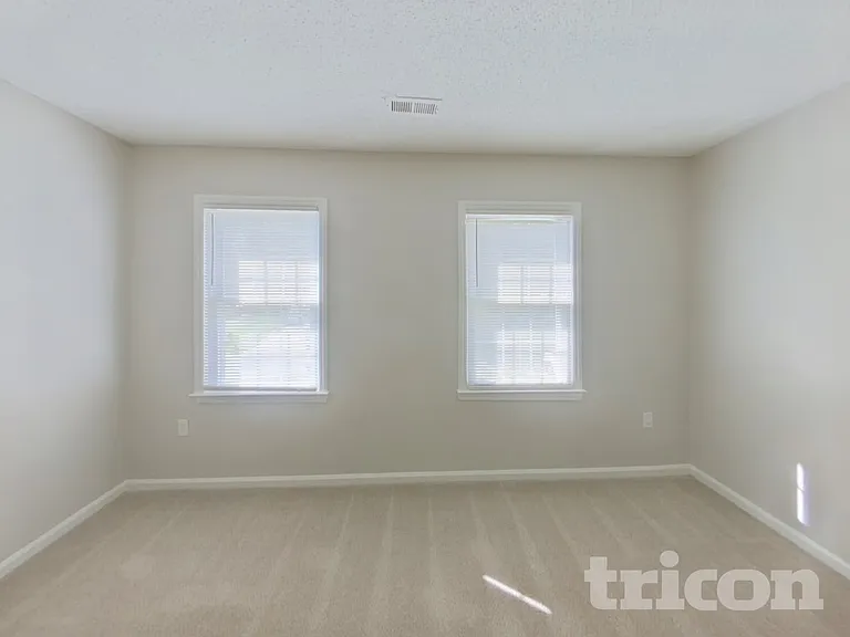 7400 Palmetto Ct — Photo 8