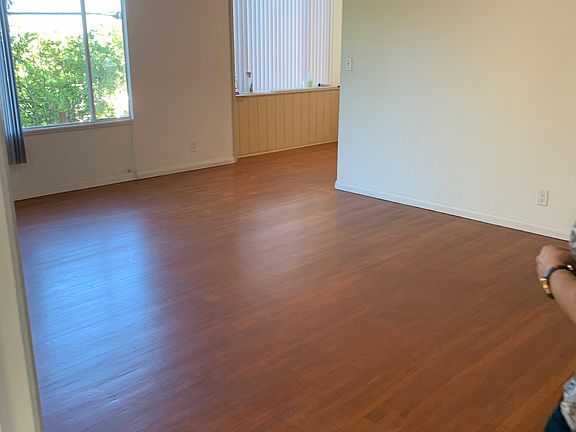2nd image of 1550 S Beverly Dr APT 4