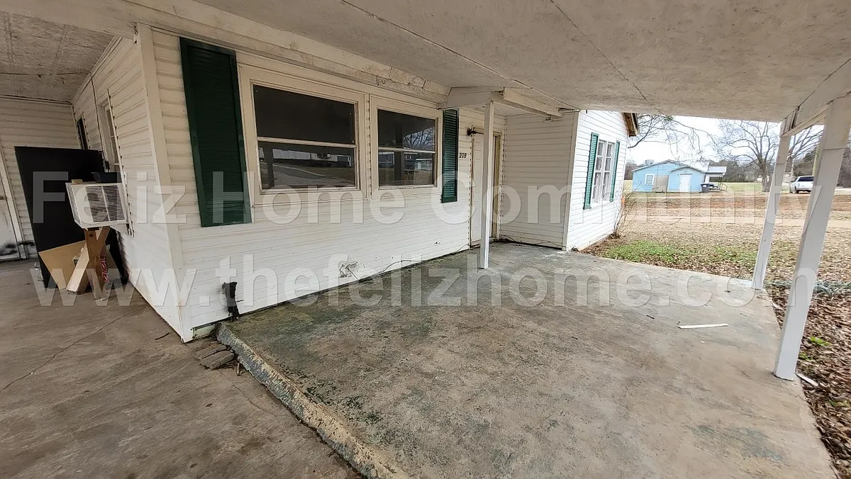 Building Photo - 208 Smith St #208S