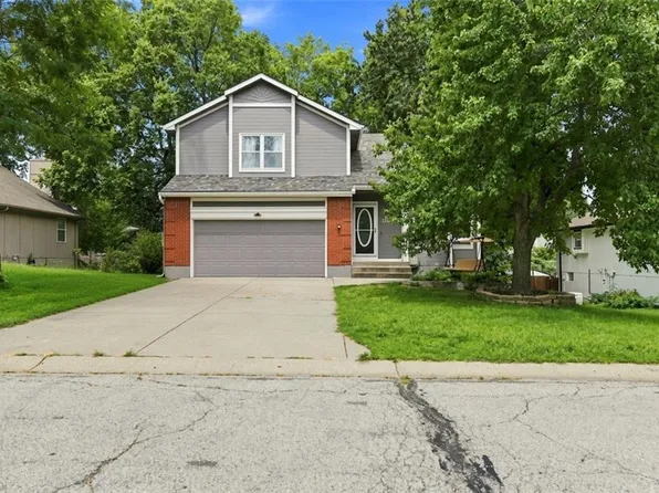 1207 SW Eastman Ct, Blue Springs, MO 64015