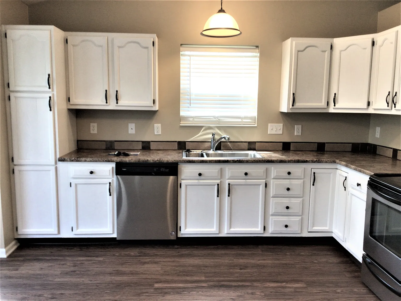 3 bed, 2.5 bath, 1565 sqft, $2,225 — Photo 3