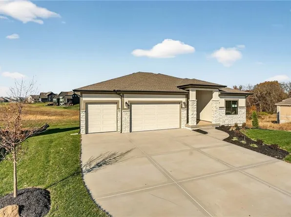 7620 N Booth Ave, Kansas City, MO 64158