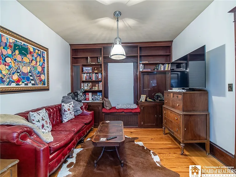 98 Forest Ave — Photo 9