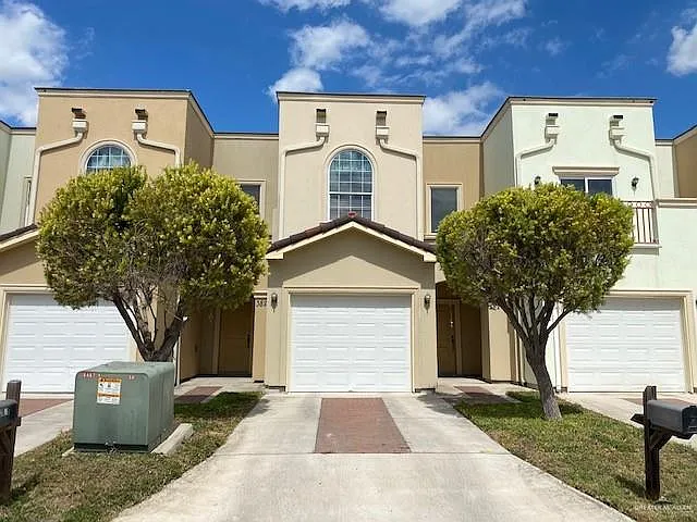 3836 W Daffodil Ave