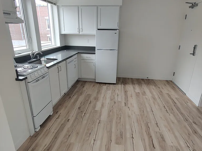 Russo Apartments — Photo 55