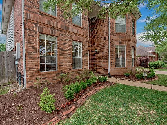 3rd image of 13610 Pear Woods Ct
