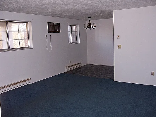 GLORY RIDGE APARTMENTS — Photo 16