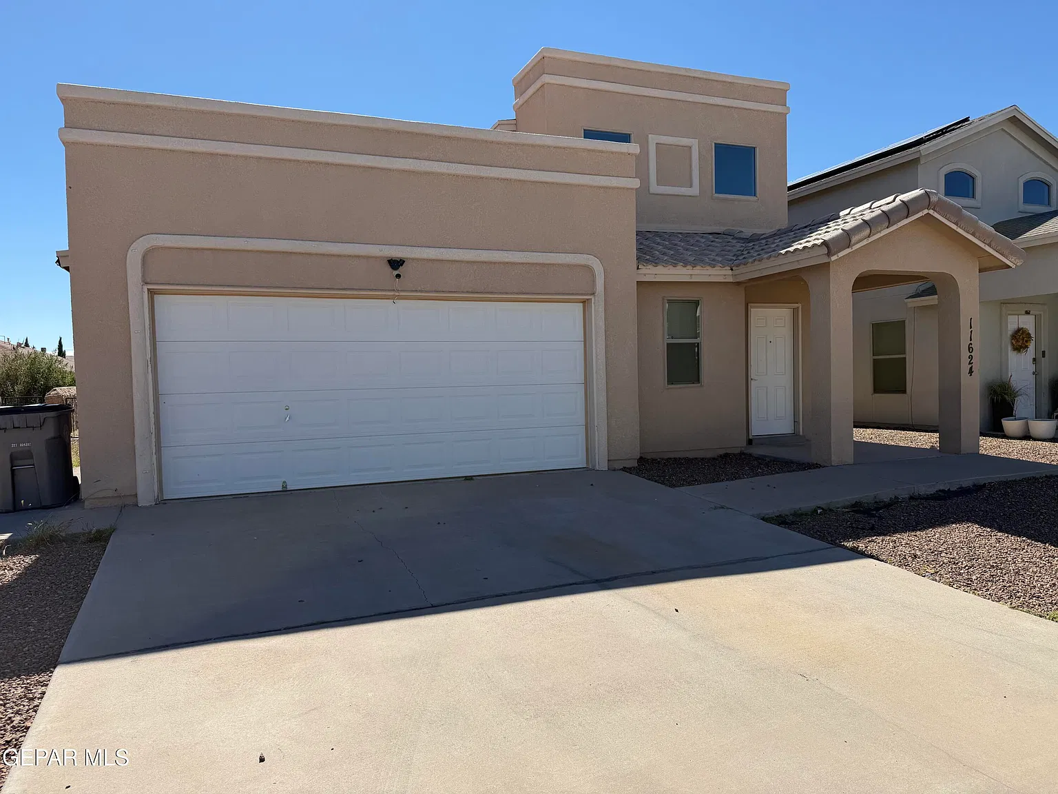 3 bed, 2.0 bath, 1401 sqft, $1,500 — Photo 2