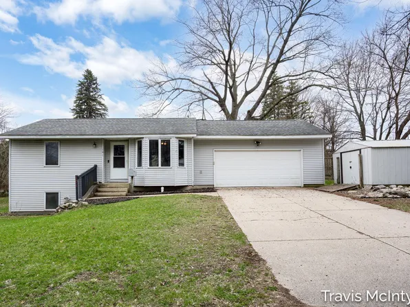 103 W Union St, Greenville, MI 48838