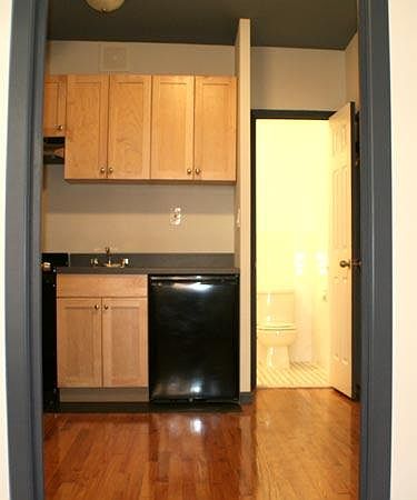 2nd image of 514 E 5th St