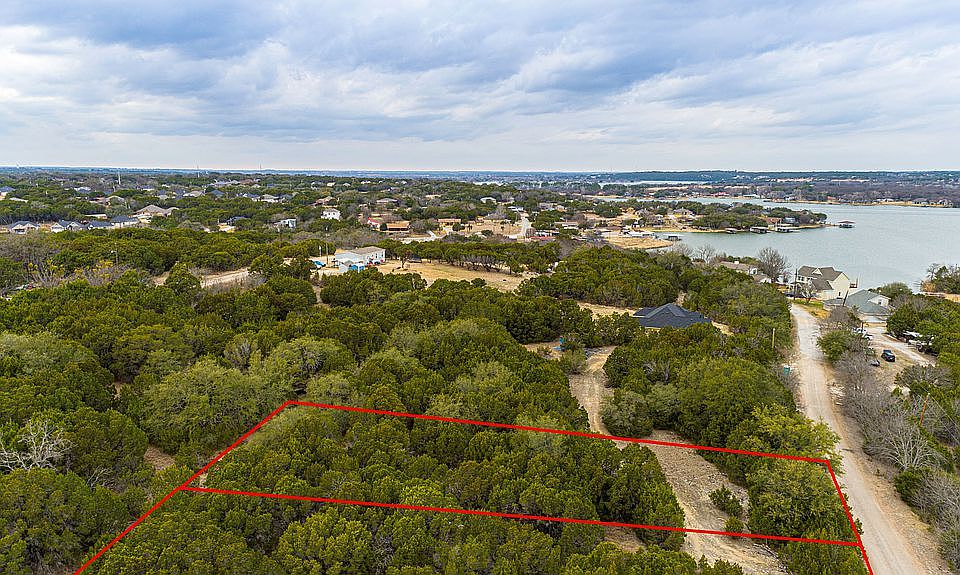 1st image of 3222 Lakeside Dr