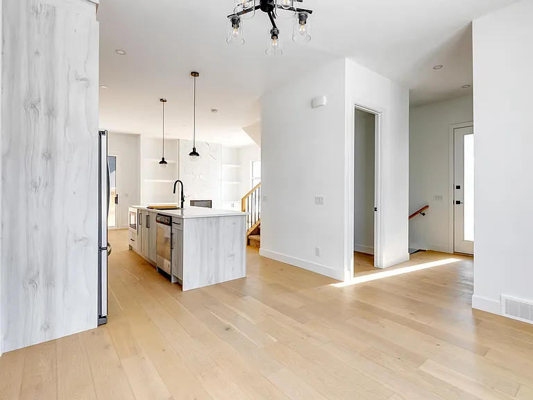 2144 51st Ave SW — Photo 9